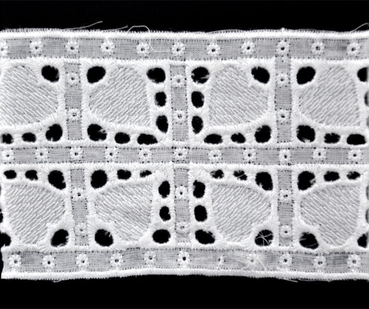 Belagio Flat Eyelet Lace Trim, 2.38" Wide, Heart Design, 20-Yard Bolt, White